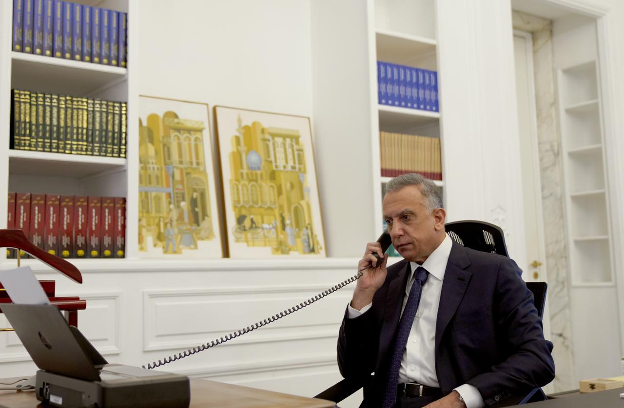 رئيس مجلس الوزراء السيد مصطفى الكاظمي يجري مباحثات هاتفية مع نظيره الإسباني